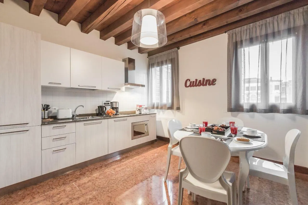 Ca' Del Monastero 6 Collection Chic Apartment For 4 Guests With Lift Venice